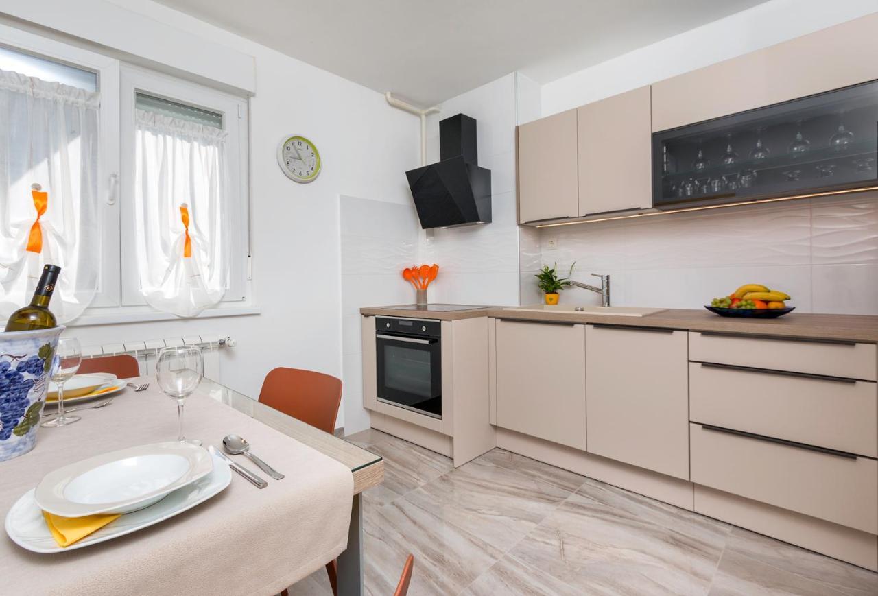 Apartment Vivid プーラ エクステリア 写真