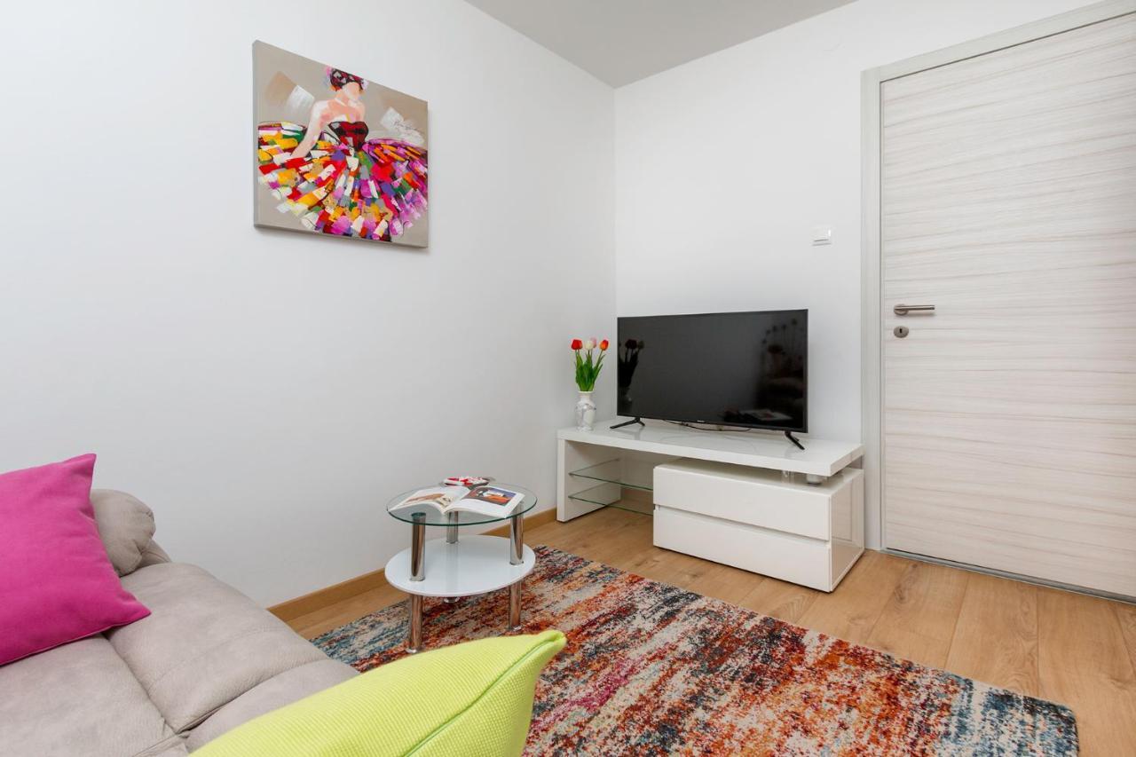 Apartment Vivid プーラ エクステリア 写真